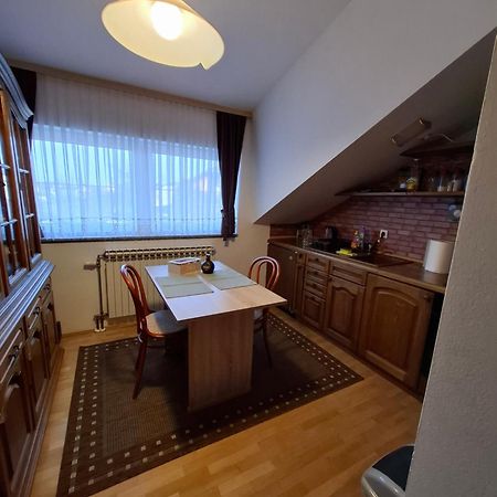 וואראז'דין Apartman Anita מראה חיצוני תמונה