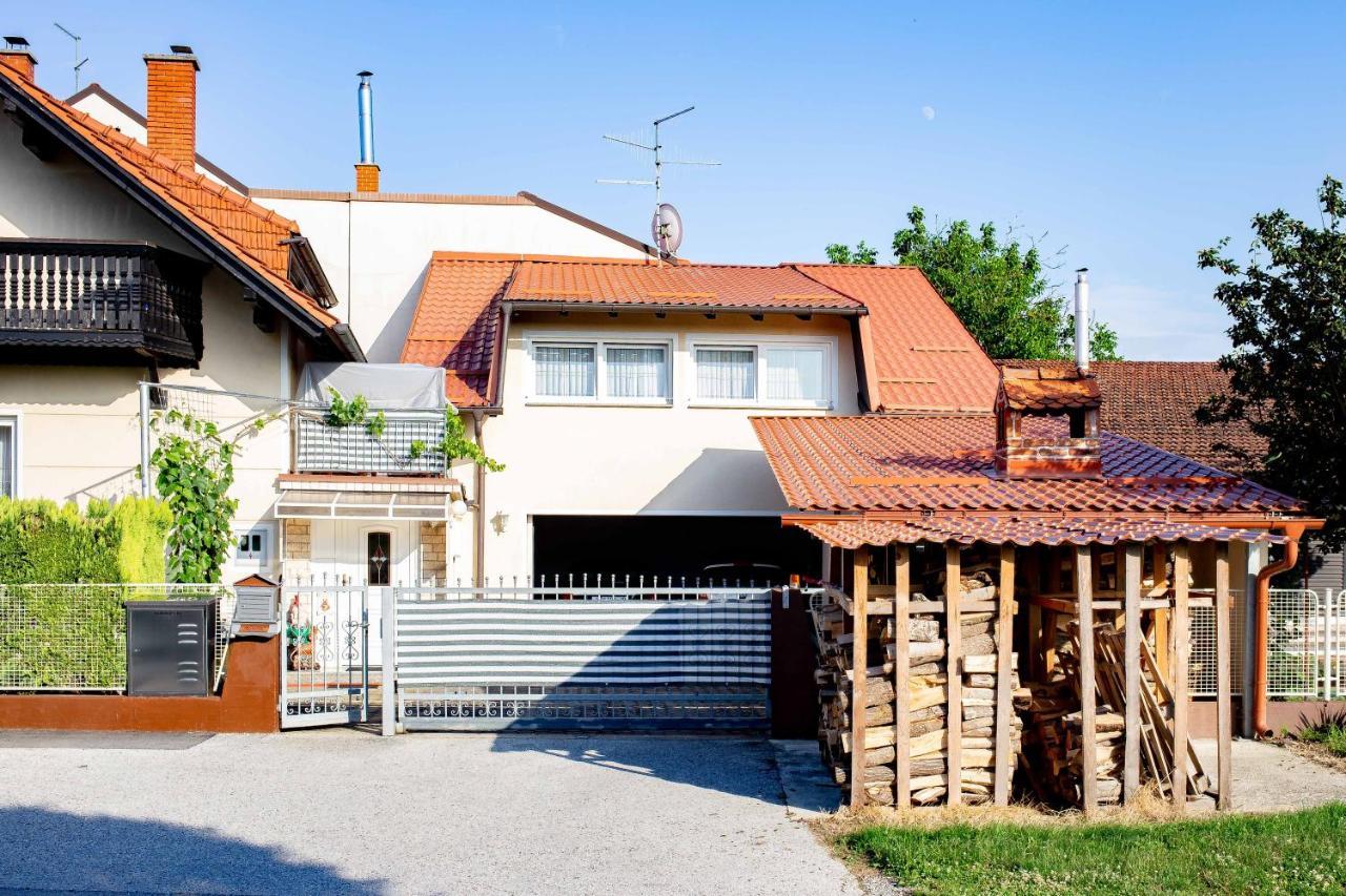 וואראז'דין Apartman Anita מראה חיצוני תמונה