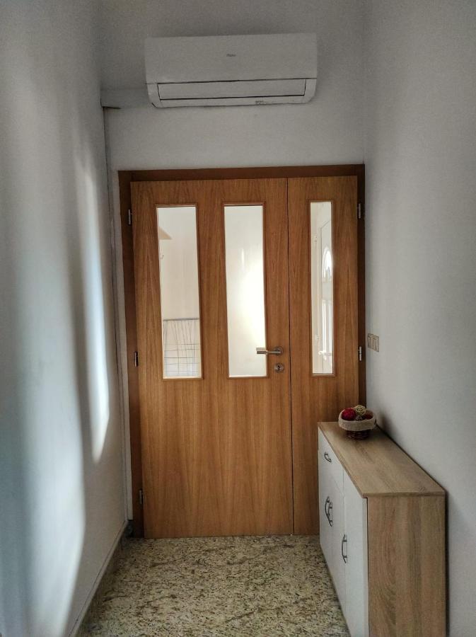 וואראז'דין Apartman Anita מראה חיצוני תמונה
