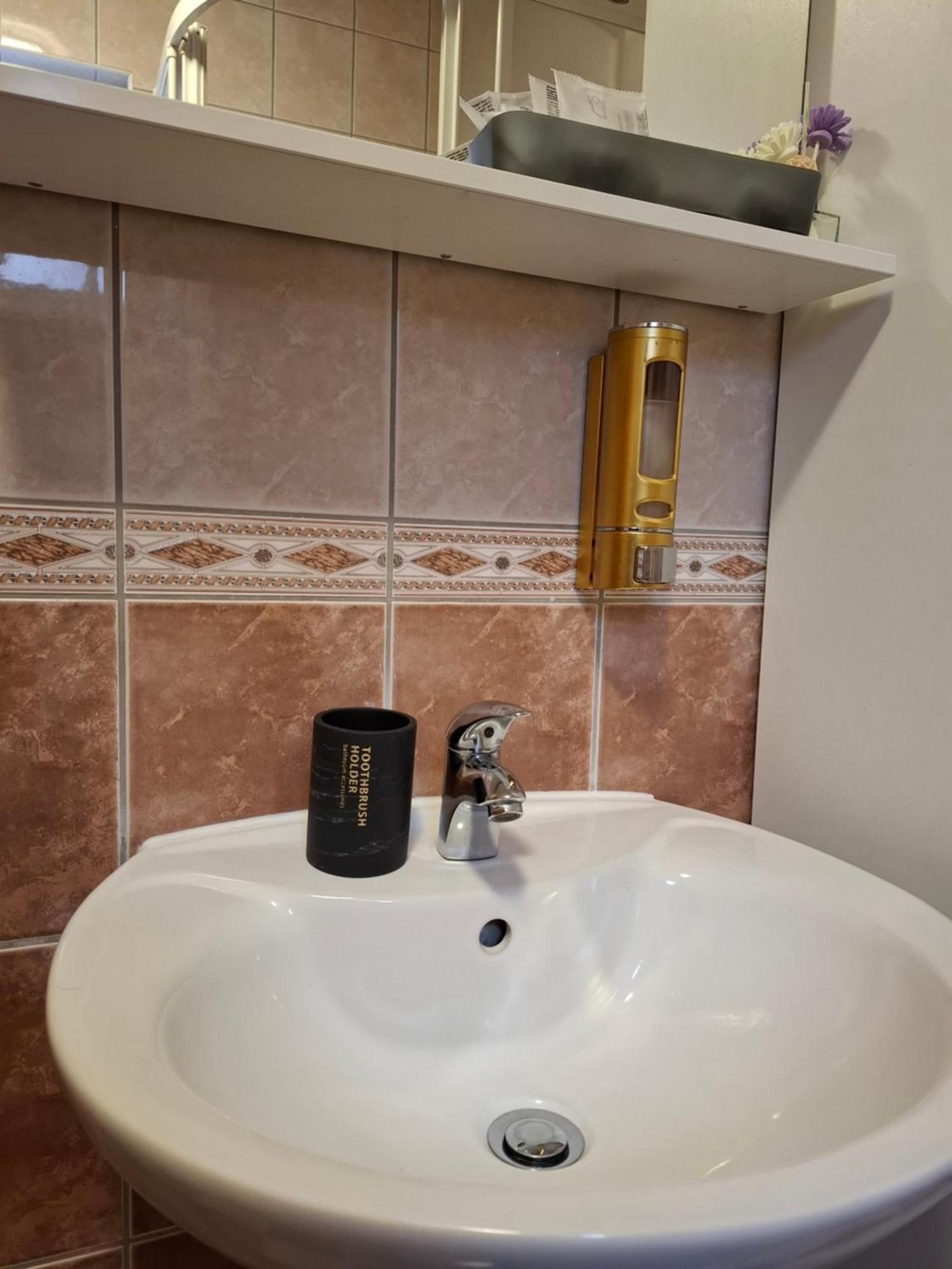 וואראז'דין Apartman Anita מראה חיצוני תמונה